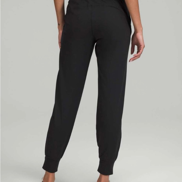 Lulu 🍋 Ready to Rulu High-Waisted Jogger - Picture 6 of 7